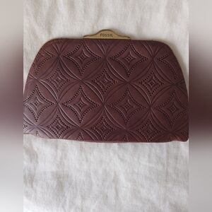 Fossil Clutch